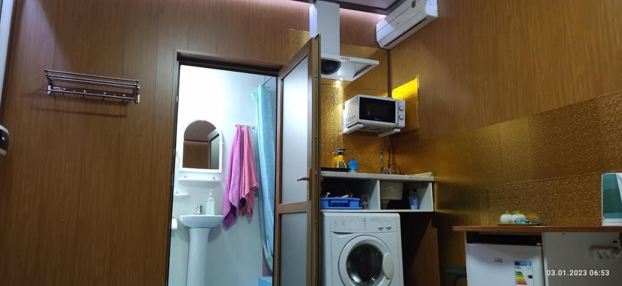 Apartment In A Guest House Almatı Dış mekan fotoğraf